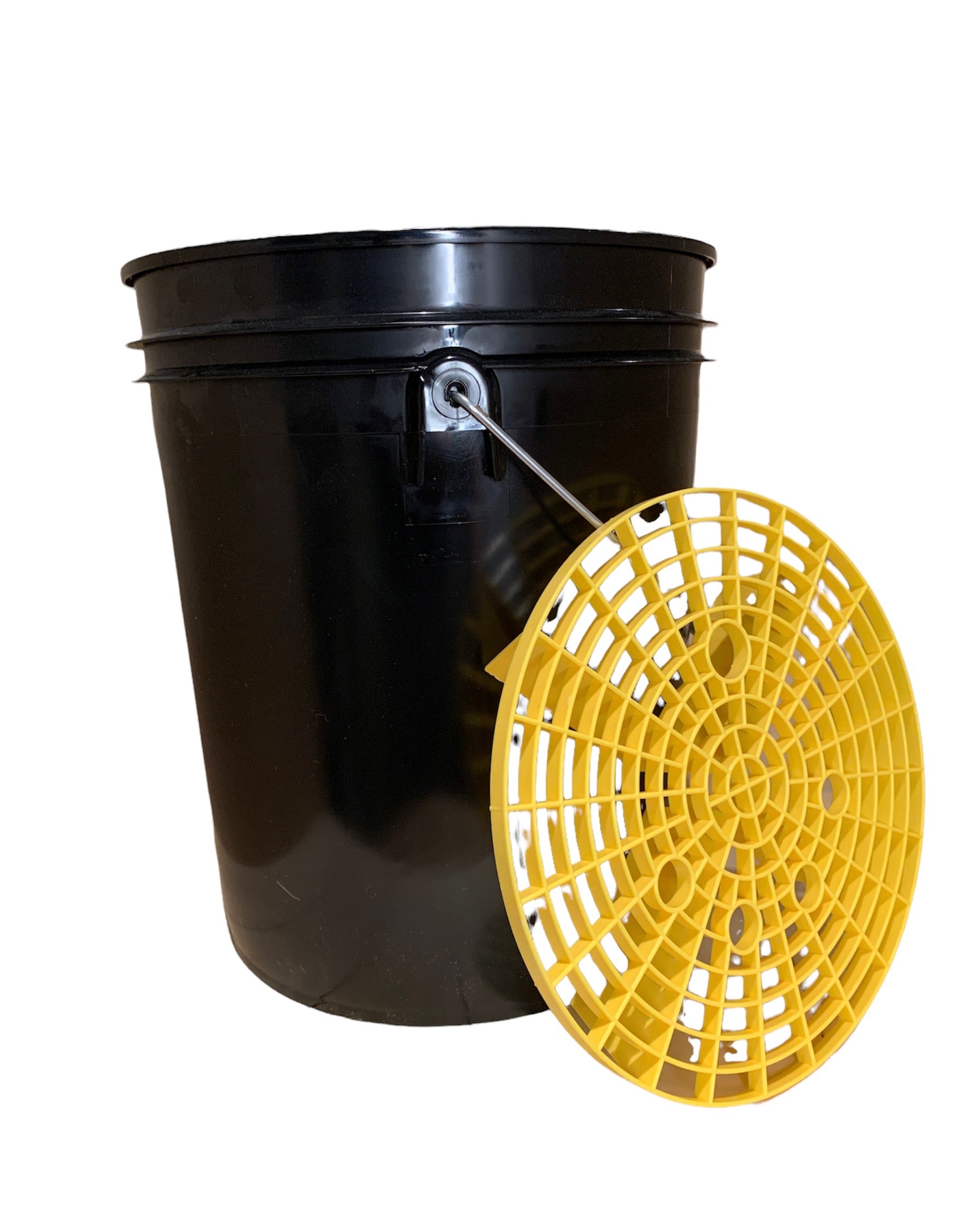 Bucket With Grit Guard